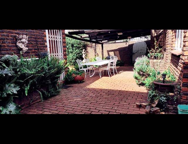 4 BEDROOM HOUSE FOR SALE IN WIERDA PARK